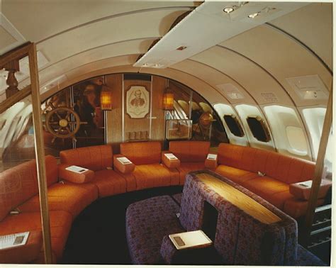 Boeing 747 lounges